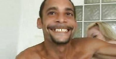 Blonde floosy is fucking