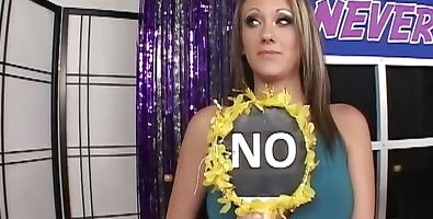 Engaging bombshell Rhiannon Alize yearns for dude's thick tool