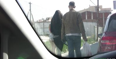 Enticing diva Nikki Litte sucks a packing monster and gets doggy styled